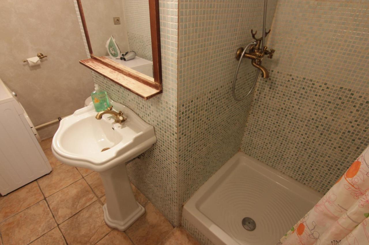 Cool 1 Bedroom Prokopska Apartment In Mala Strana 布拉格 外观 照片
